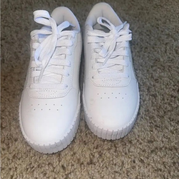 Puma Kids White Sneakers - Picture 1 of 3